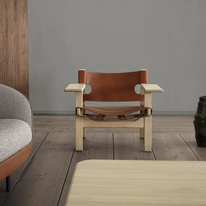 Spanish Chair by Fredericia with extra wide armrests