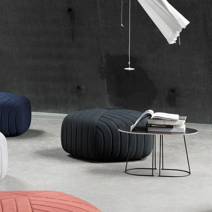 Muuto - Airy Coffee Table, Small, black/ Five Pouf