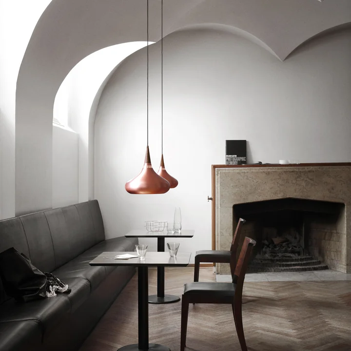 Oriental pendant light in the dining area