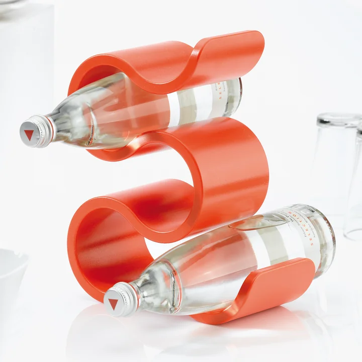 Sidled bottle rack by Koziol