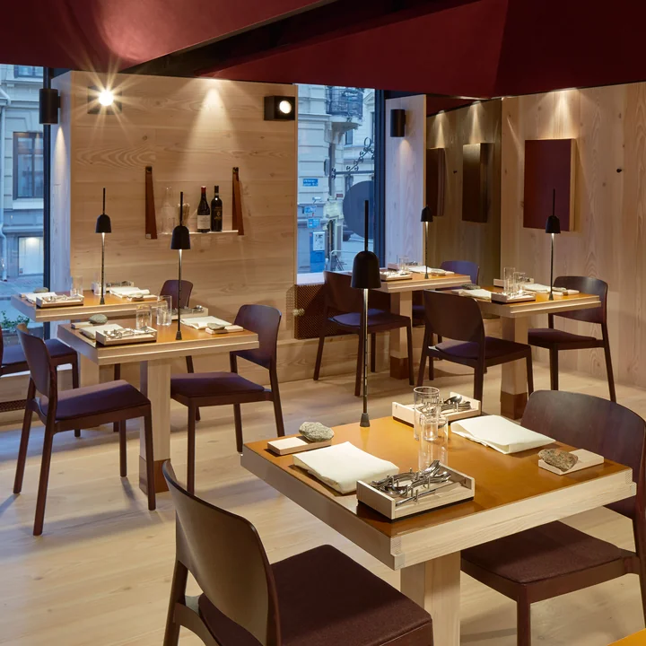 Table Lamp Ascent by Luceplan