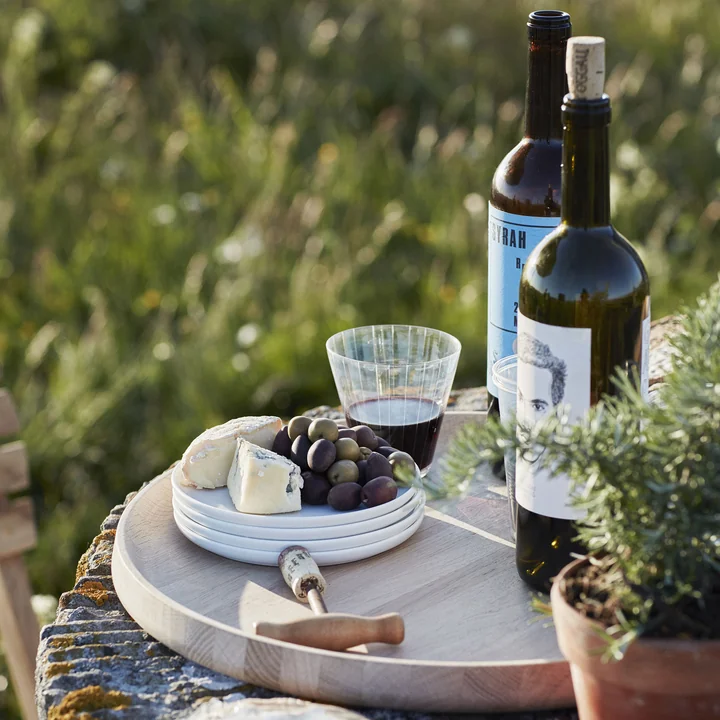 Nordic Tray in the home garden