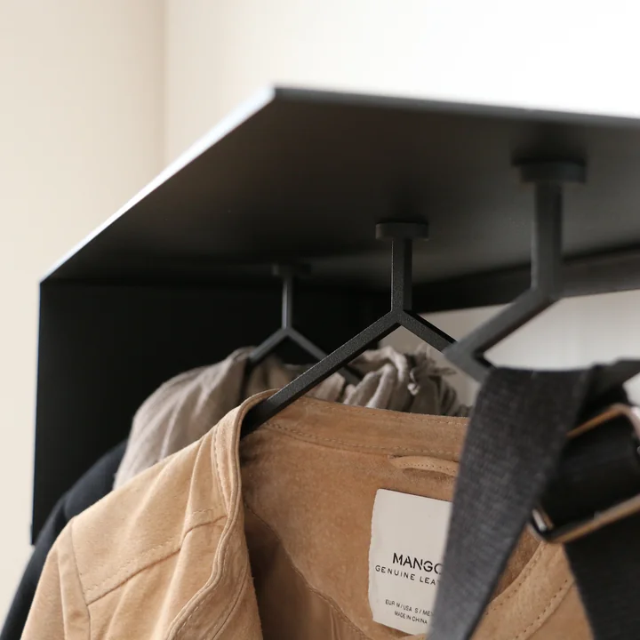 Nichba Design - MagHang, black on Shelve