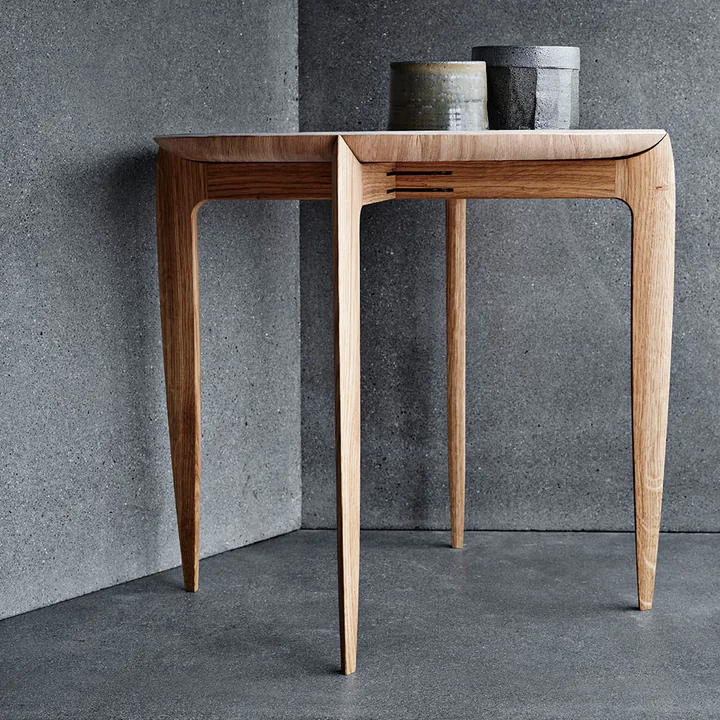 Side table from Fritz Hansen