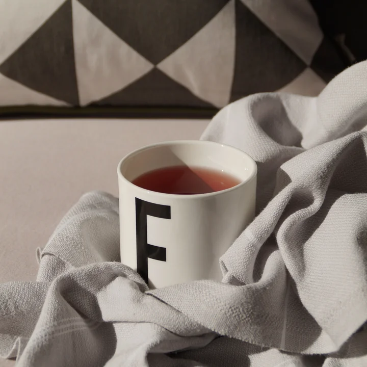 ferm-living-geometry cushion Grey Cup Tasteboykott-Florian-Ludwig-1-to-1