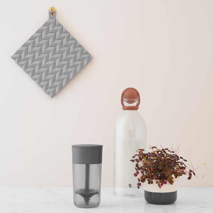 The Hold-On pot holder and the Cool-It water carafe from Stelton