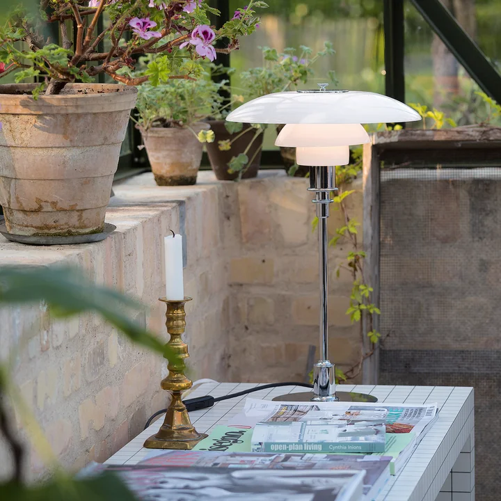 PH 2/1 table lamp from Louis Poulsen