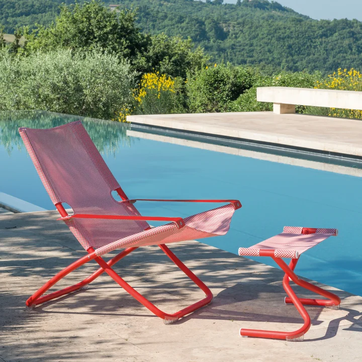 Snooze Seat pouf and deck chair