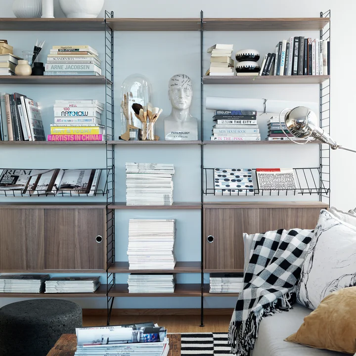 Wire magazine rack from String