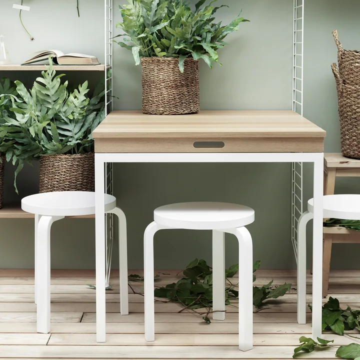 Folding table from String in oak / white