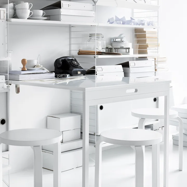 Folding table from String in white