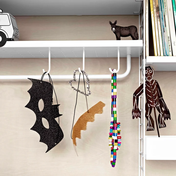 Hook and bar for metal shelf from String