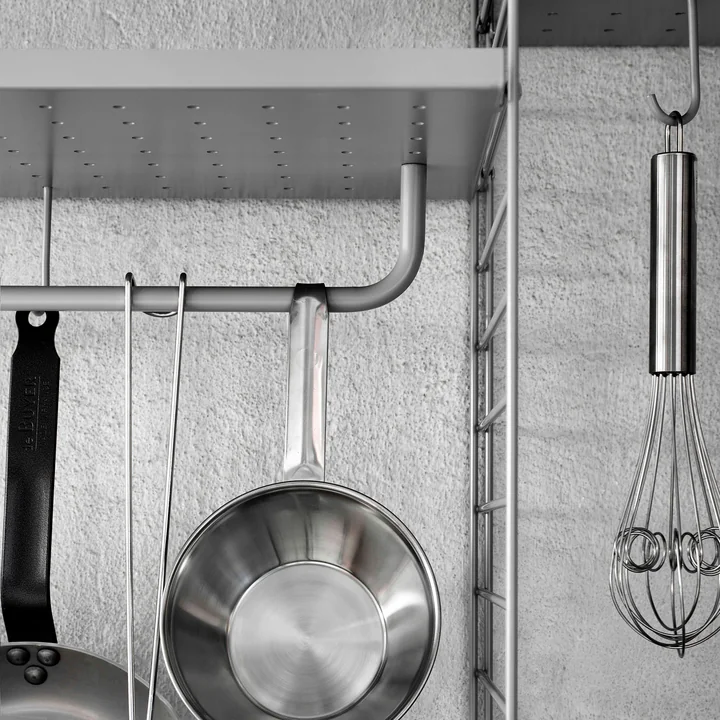 Bar for metal shelf from String