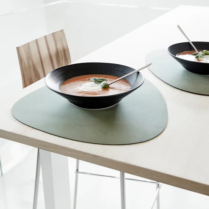 Placemat Curve L Double from Lind DNA