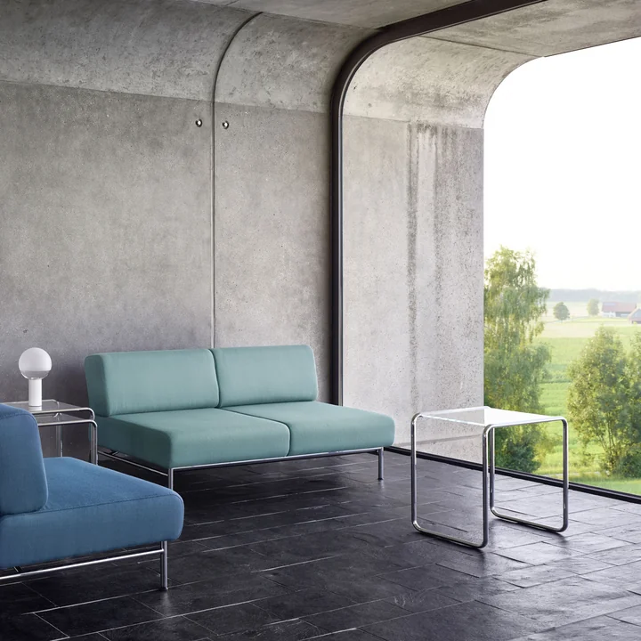 The B 9 coffee table and Kuula table lamp LED from Thonet