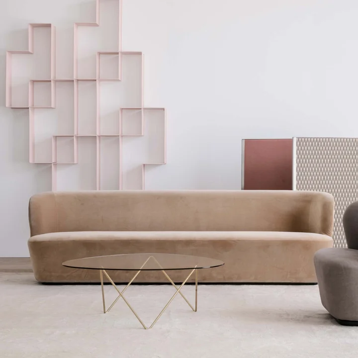 Dédal bookcase with Pedrera coffee table from Gubi