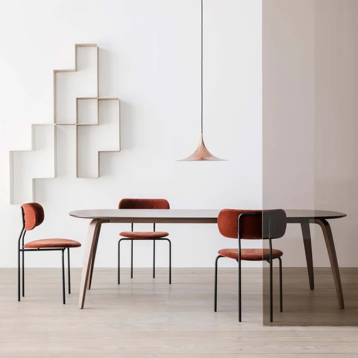 Dining table with Semi Pendant lamp and Dédal bookcase