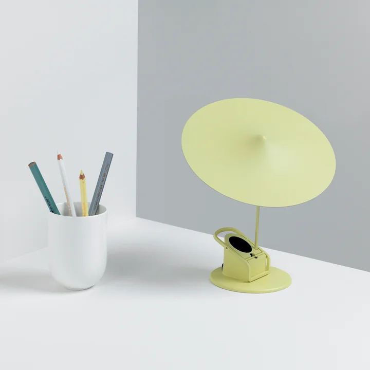 w153 île table lamp from Wästberg in light yellow