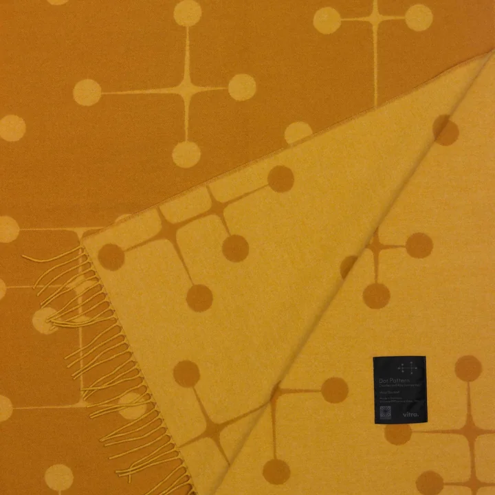 Eames wool blanket from Vitra in the version mustard