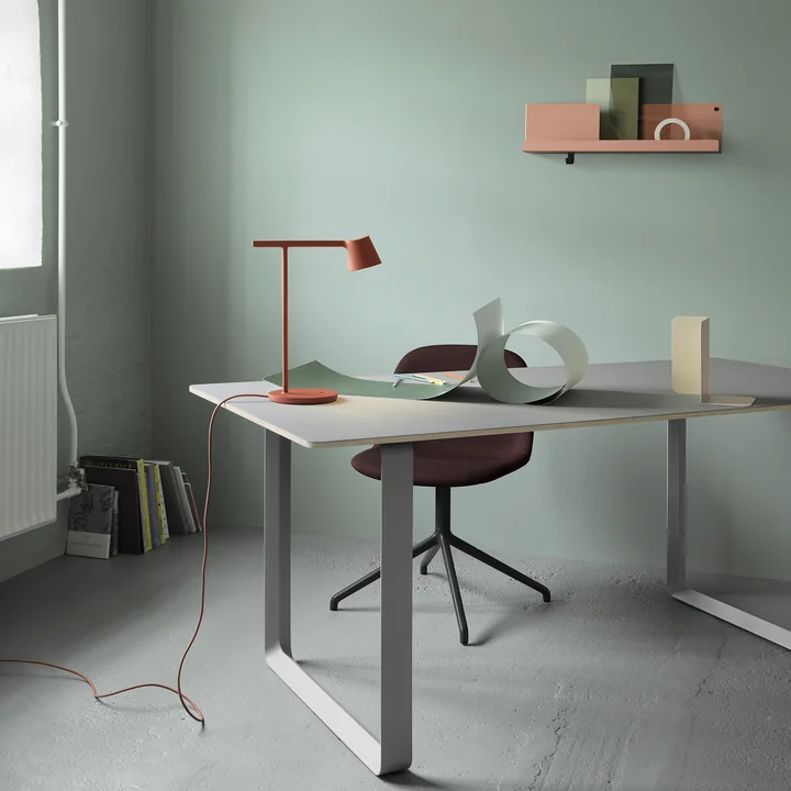Tip Table lamp from Muuto