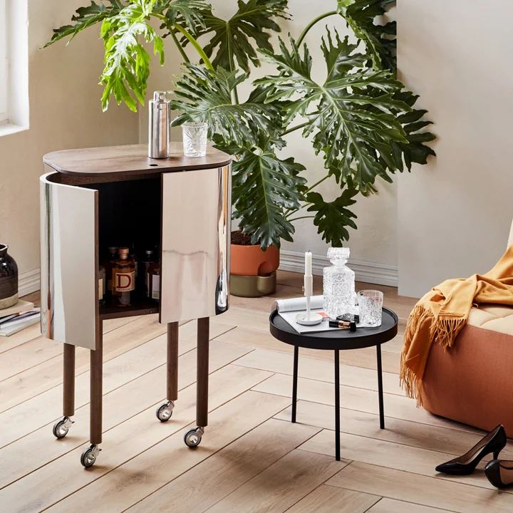 Loud bar trolley on wheels from Northern in mirrored