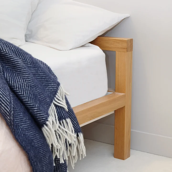 The detail-reduced Hans Hansen Pure bed fits into any ambience