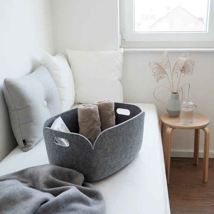 Design guest rooms with selected home accessories