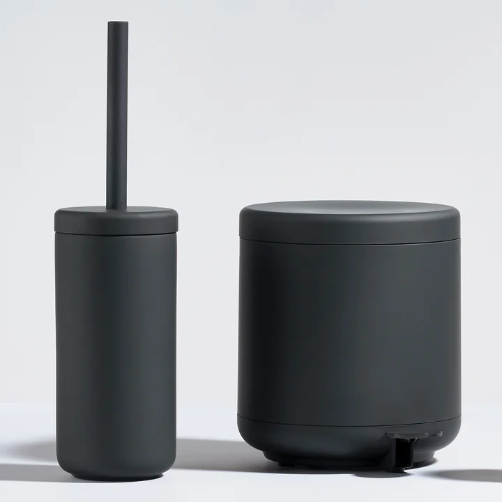The Zone Denmark - Ume Pedal bin 4 l and the toilet brush in black