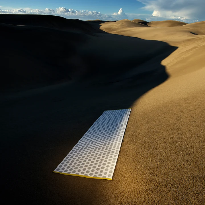 Noa Reversible rug 70 x 150 cm by Pappelina in warm grey / vanilla / mustard edge