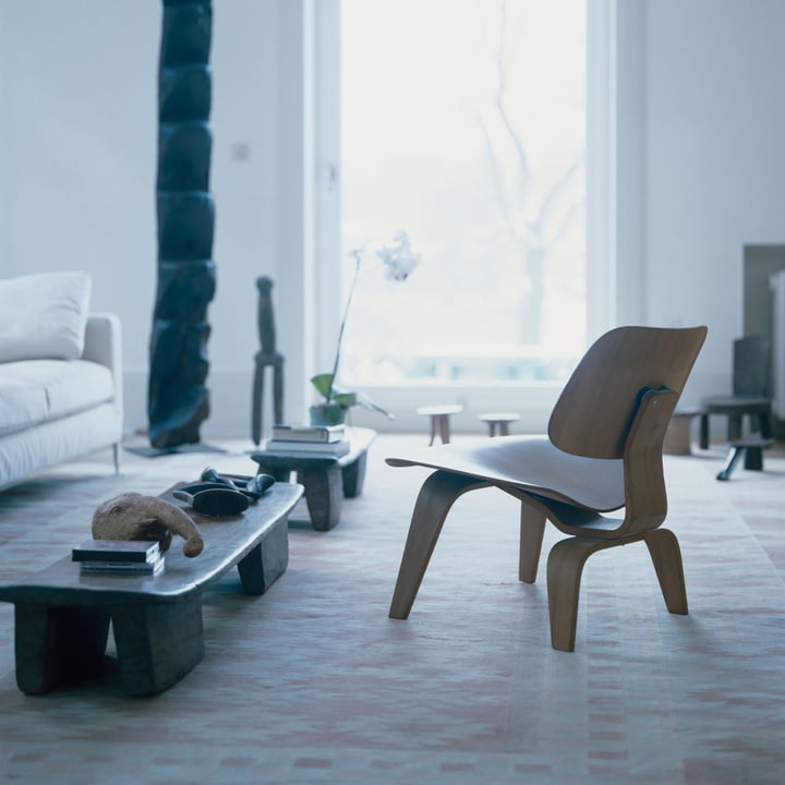 Vitra - Plywood Group LCW in the Living Room