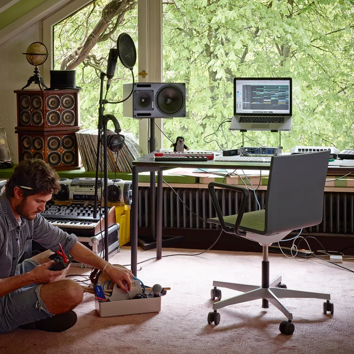 Vitra - .04 Office Swivel Chair