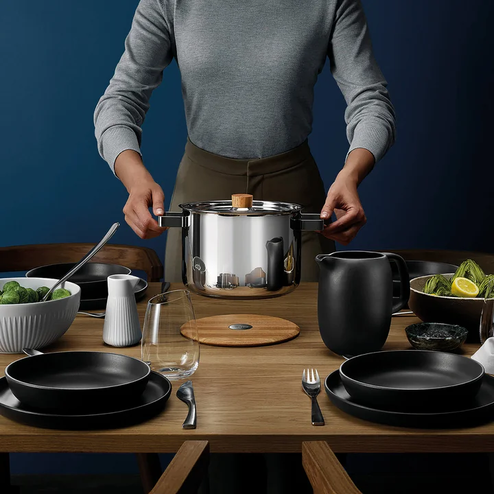 Nordic Kitchen Stainless steel saucepan, trivet and jug