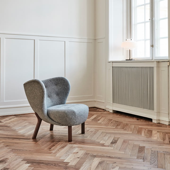 Little Petra Lounge Chair from & Tradition in walnut / Hallingdal 130 in room