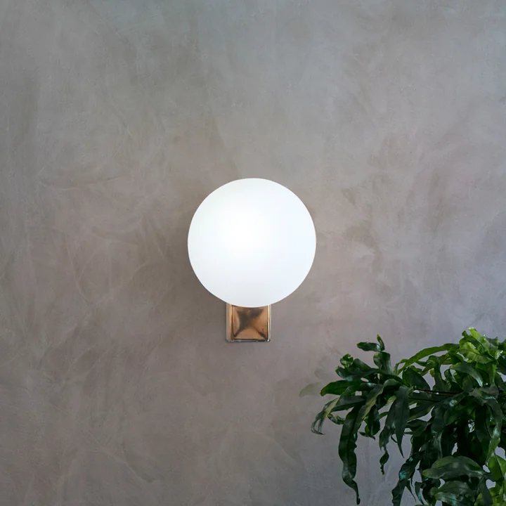 Journey SHY2 Wall light from & Tradition - mirrored / opal glass - on the wall