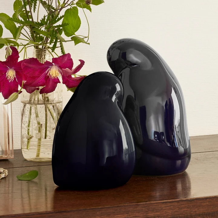 Resting Bird by Vitra in blue