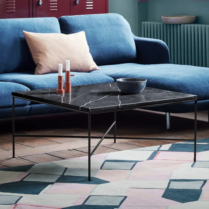 Planner Coffee table from Fritz Hansen - 75 x 45 cm, marble top graphite gray in front of the sofa