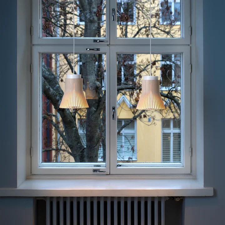 Petite 4600 pendant lamp Ø 20 x H 23 cm from Secto in birch