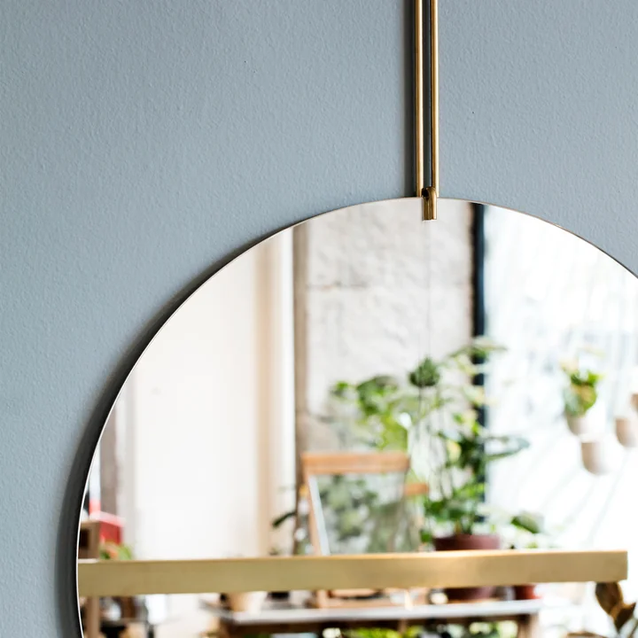 Wall mirror from Moebe in brass - detail