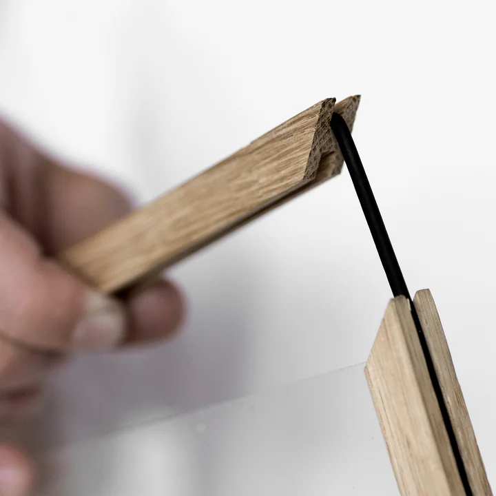 Frame Picture frame from Moebe in oak - detail