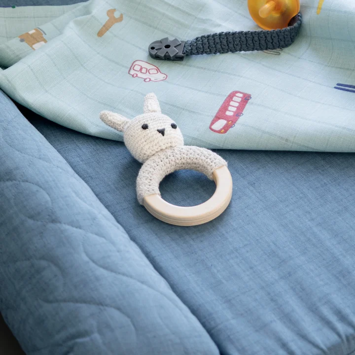 Crochet rattle rabbit from Sebra in beige