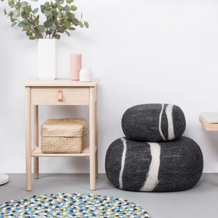 Pebble cushion in dark gray from myfelt