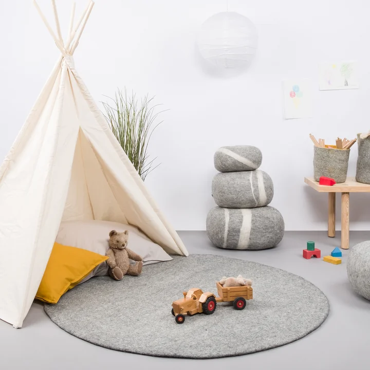 Carl felt carpet from myfelt, Ø 90 cm in the children's room