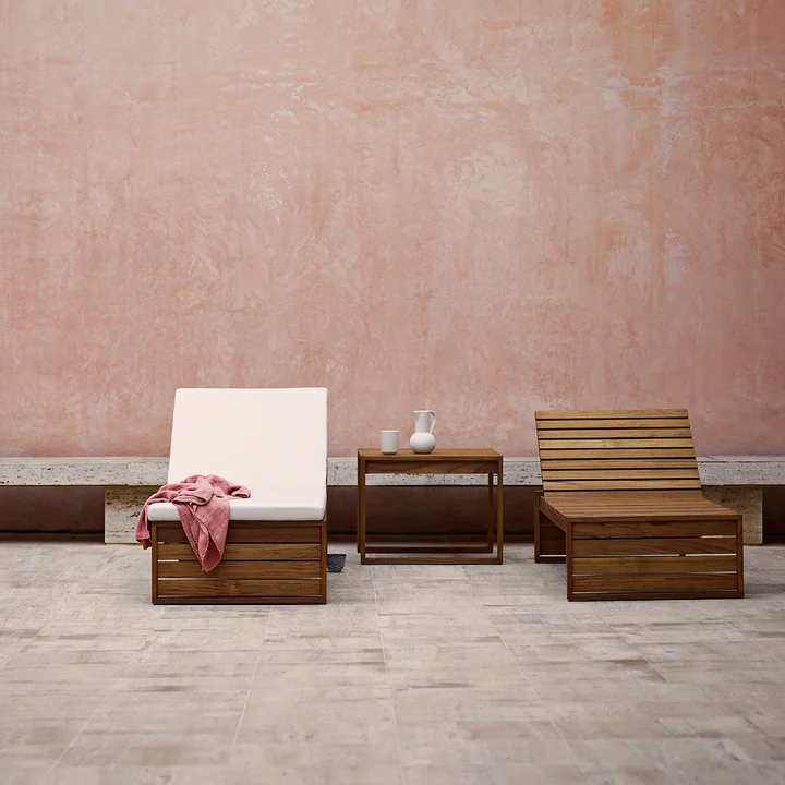 BK14 sunbed and BK16 side table by Carl Hansen
