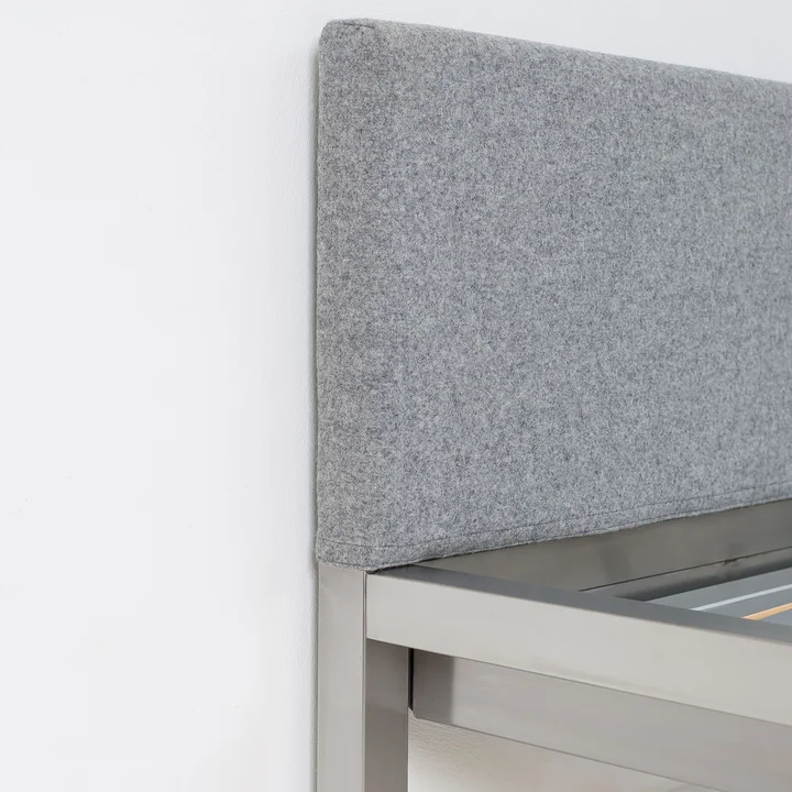 Pure bed by Hans Hansen in detail