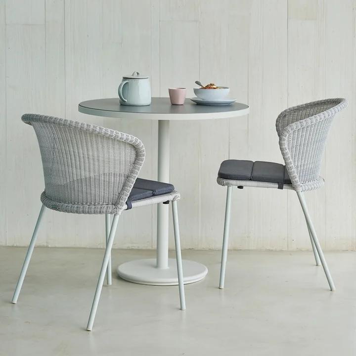 Lean Chair (5410) from Cane-line in white-grey