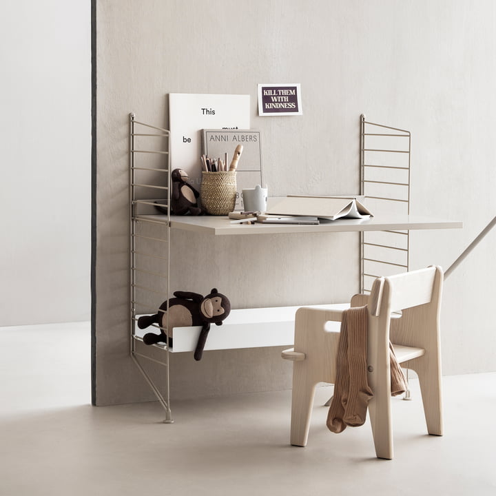 Shelving system from String in beige