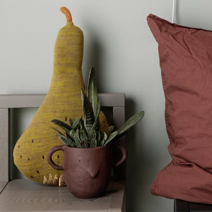 Mus flower pot large in reddish brown from Ferm Living in living ambience