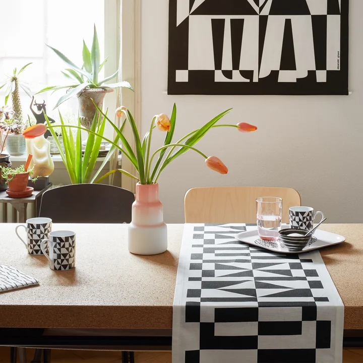 Coffee Mug Geometric A and Classic Tray International Love Heart by Vitra