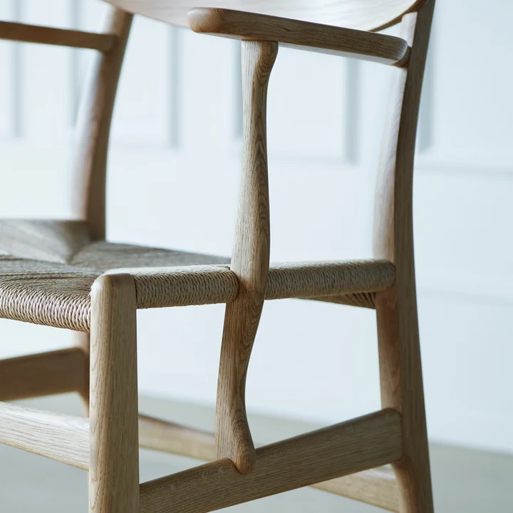 CH26 Armchair from Carl Hansen in oiled oak / nature