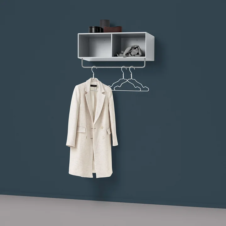 Coat wardrobe of Montana